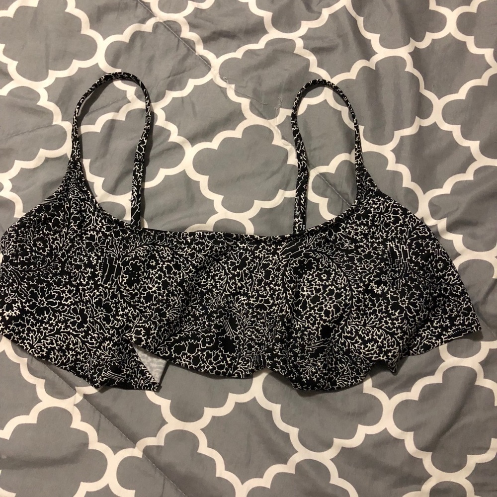 Old Navy Flouncy Bikini Top